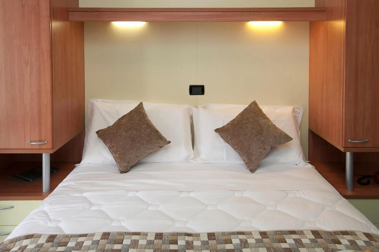 Hotel Derby S Lido di Jesolo 3*,