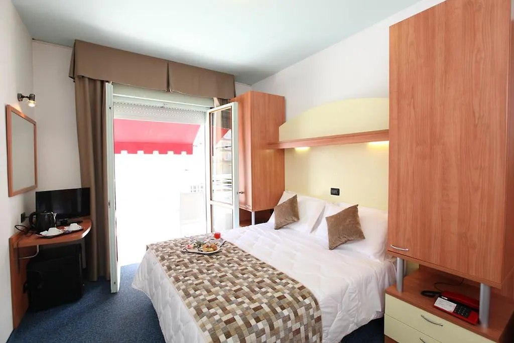 Hotel Derby S Lido di Jesolo 3*,