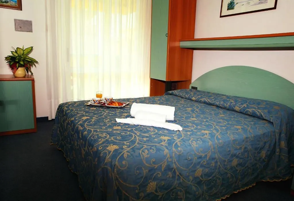 Hotel Derby S Lido di Jesolo 3*,  Italy